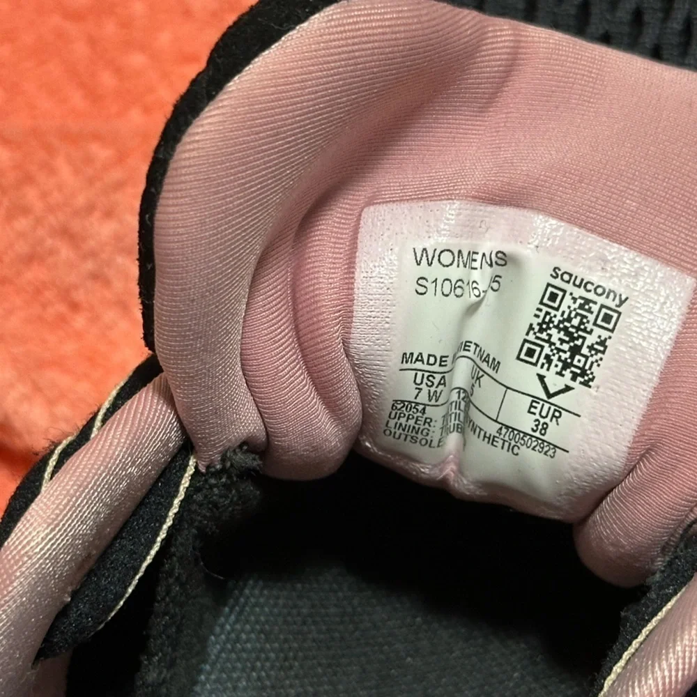 Saucony Black and Pink Sneakers with Breathable Mesh